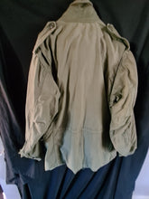Load image into Gallery viewer, Vietnam war US Army early M65 jacket