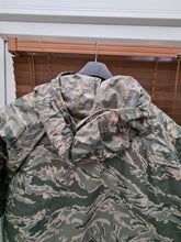 Load image into Gallery viewer, USAF ACU camo ORC IND parka improved + liner