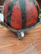 Load image into Gallery viewer, Vietnam war US M1c painted helmet with 65 dated liner