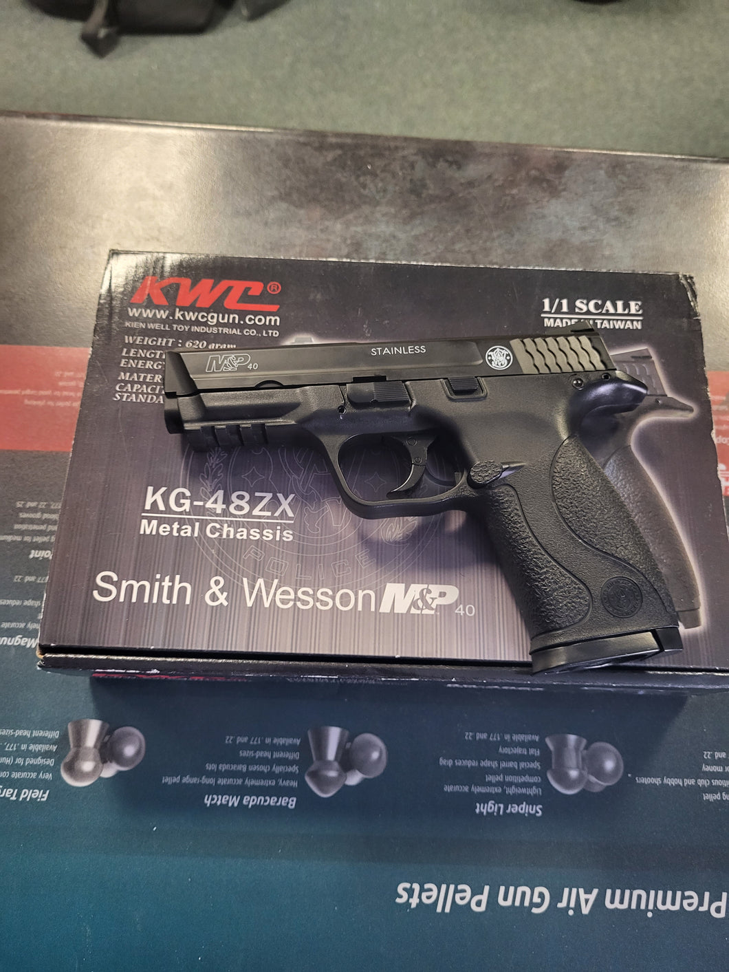 KWC Smith and Wesson MP40 CO2 Pistol