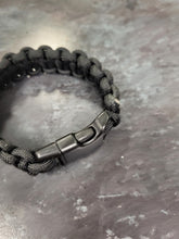 Load image into Gallery viewer, Hand made Para cord bracelets
