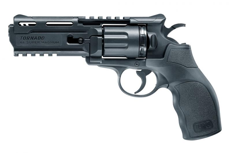 UX Tornado co2 revolver