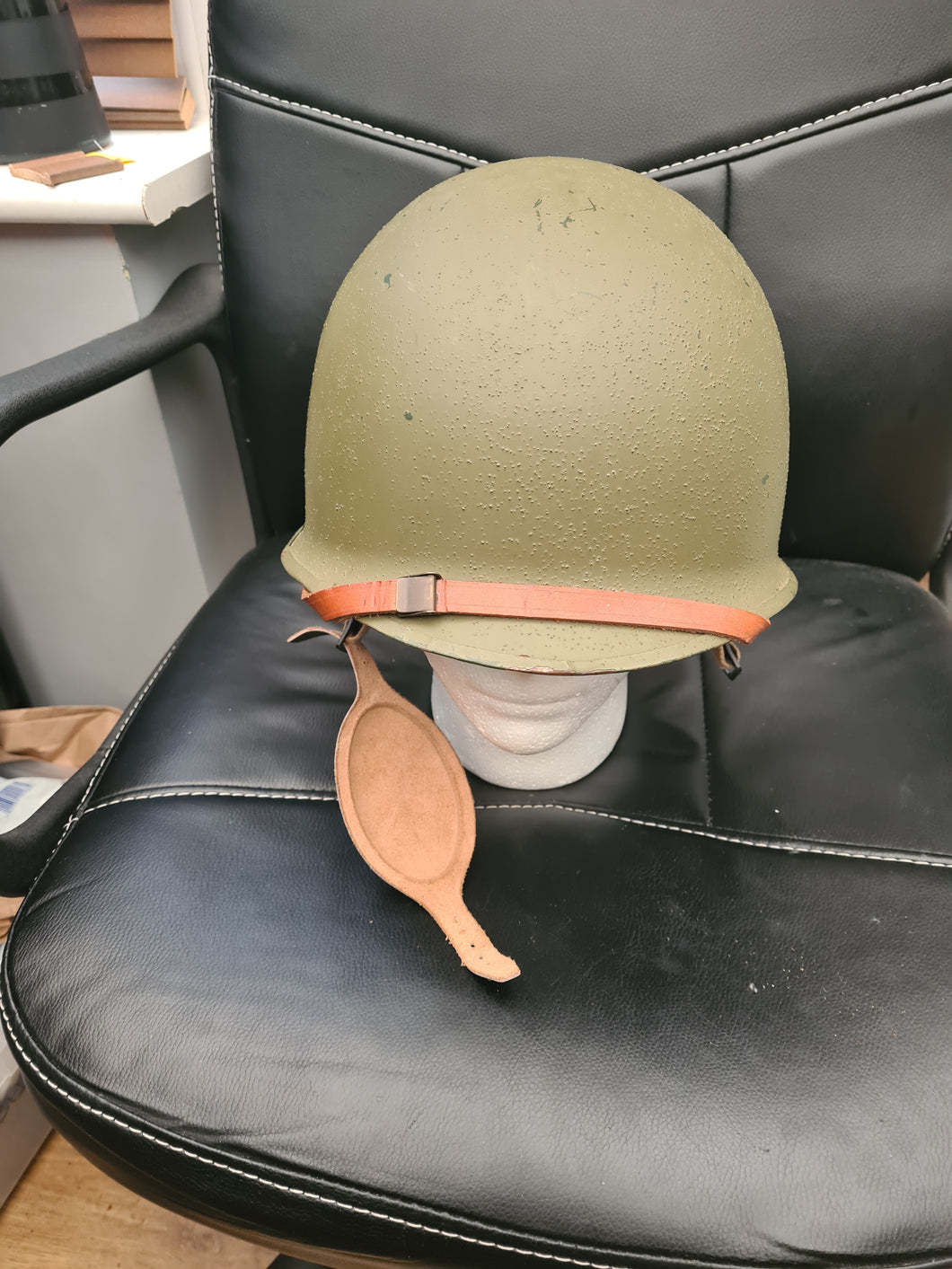 US WW11 Rear seam M1 helmet and Liner