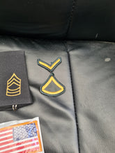 Load image into Gallery viewer, US Army insignia selection
