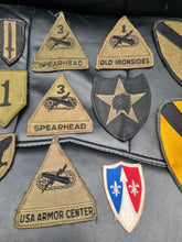 Load image into Gallery viewer, US WW11/ Vietnam war shoulder insignia
