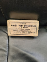 Load image into Gallery viewer, US Army WW11 /Vietnam war small Carlisle dressing
