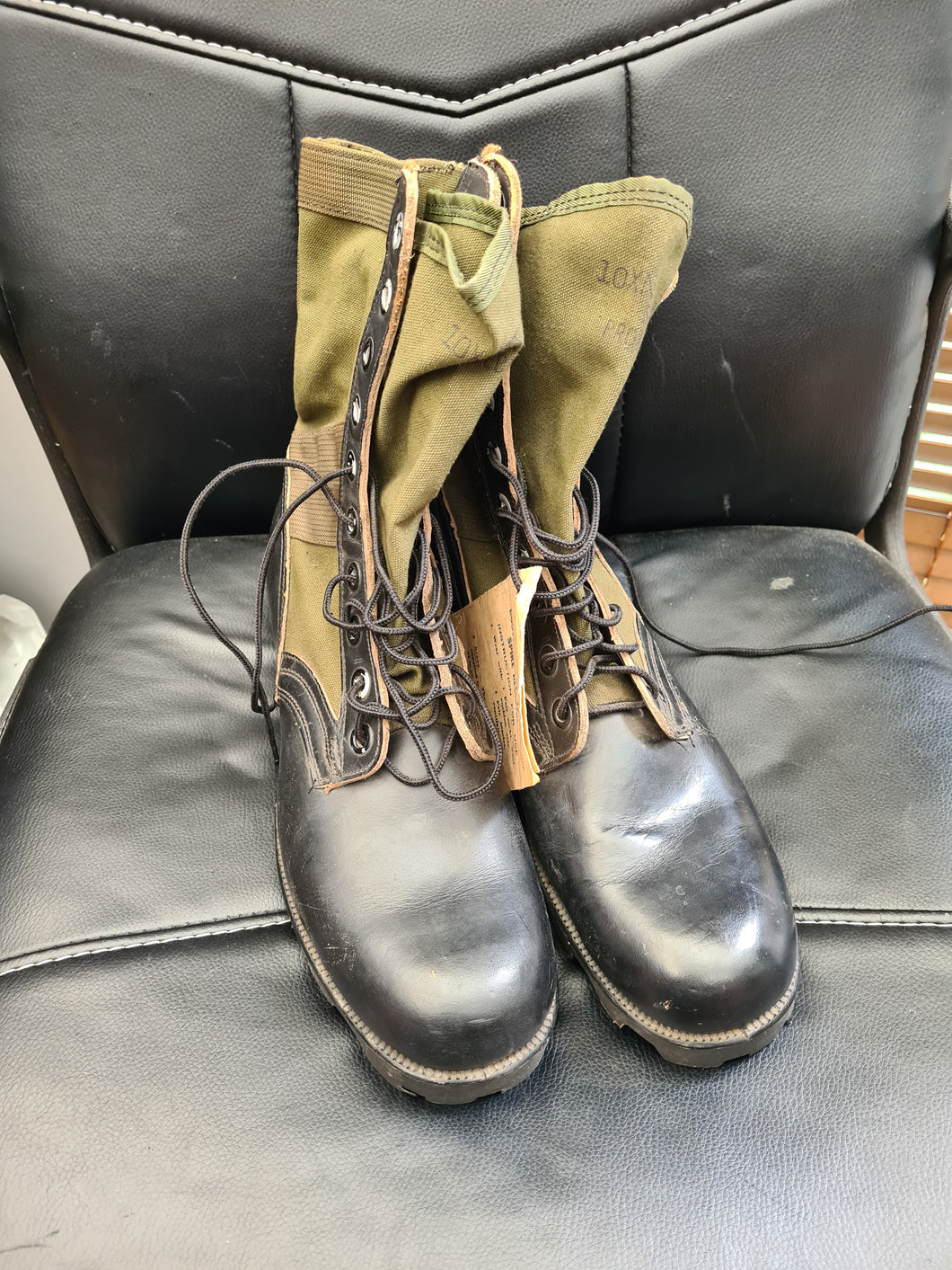 US Vietnam war un-issued Jungle boots