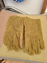 Load image into Gallery viewer, US WW11 reproduction leather palmed wool gloves
