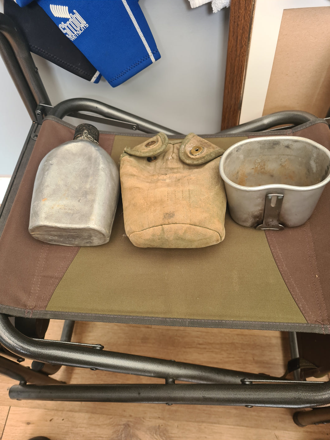 US WW11 Original Canteen ,Cup and Tan cover