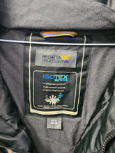 Load image into Gallery viewer, Regatta professional ISOTEX 5000 Jacket
