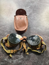 Load image into Gallery viewer, US WW1 Aviator googles with case
