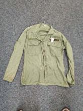 Load image into Gallery viewer, US Vietnam war 1st pattern fatigue shirt
