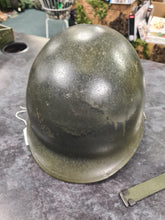 Load image into Gallery viewer, US Vietnam war M1 helmet
