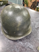 Load image into Gallery viewer, US Vietnam war M1 helmet
