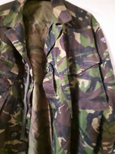 Load image into Gallery viewer, British Army 95/200 pattern jacket combat lightweight ,woodland DP new un-issued
